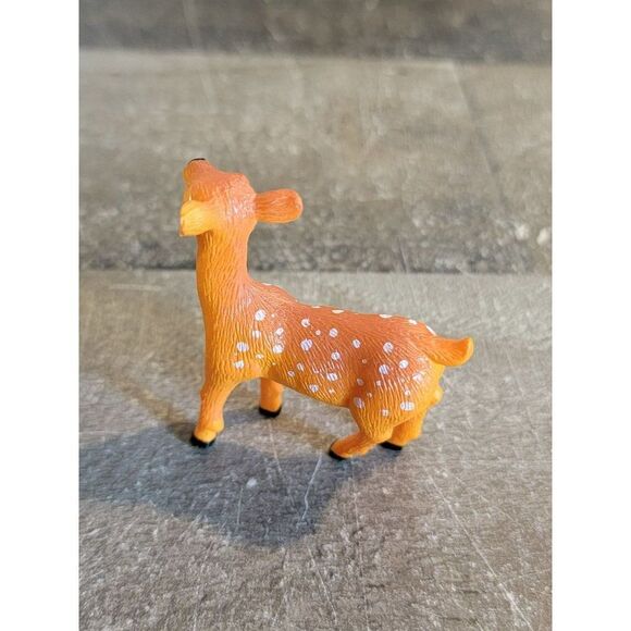 Spotted deer doe forest animal mini figure toy - Picture 4 of 5